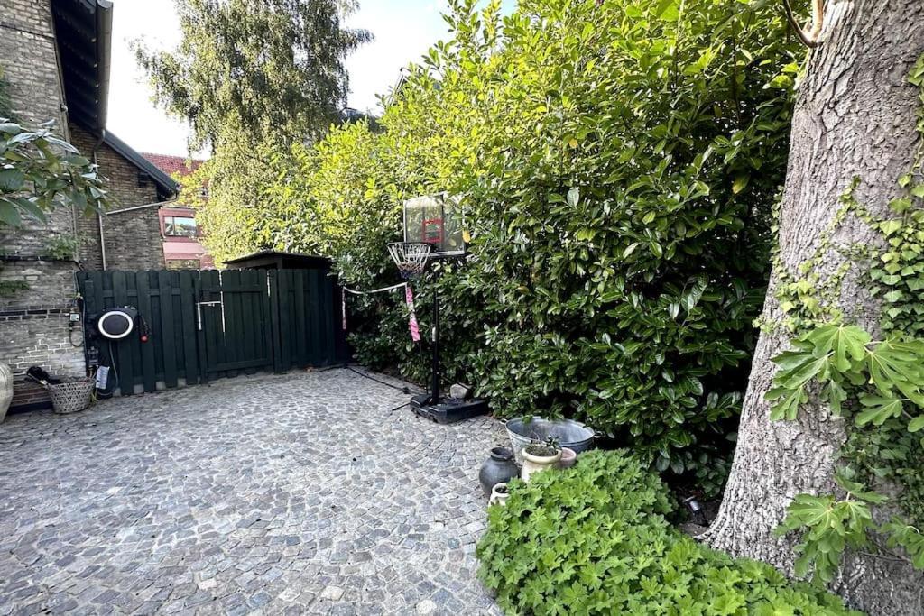 Luxurious, Private, Centrally-located Mansion Villa *